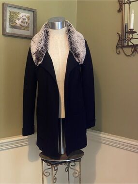 Jones New York. Women’s open front coat